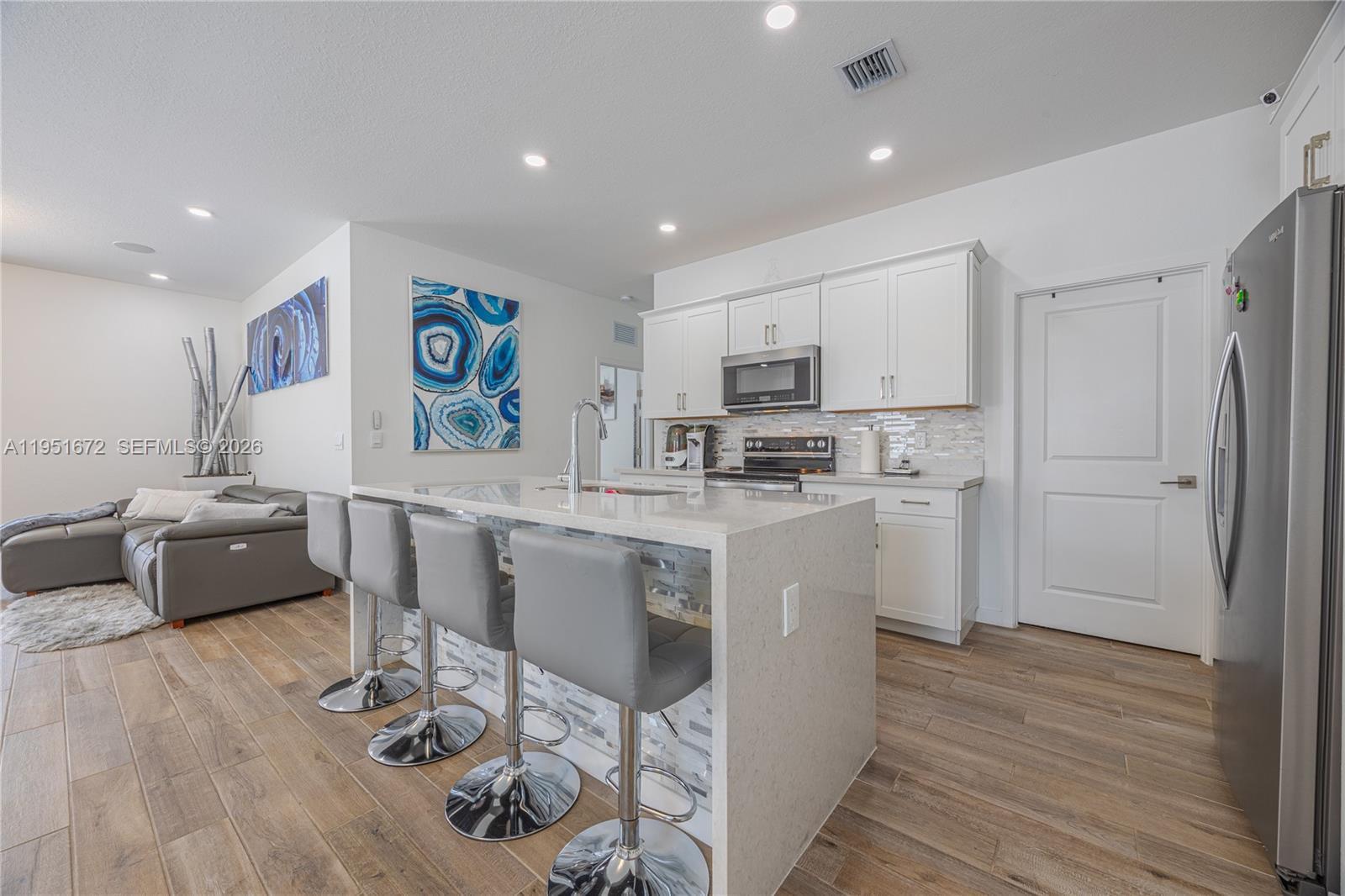 Building Photo - 7126 Rockwood Rd