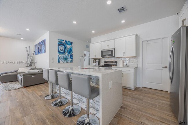 Building Photo - 7126 Rockwood Rd