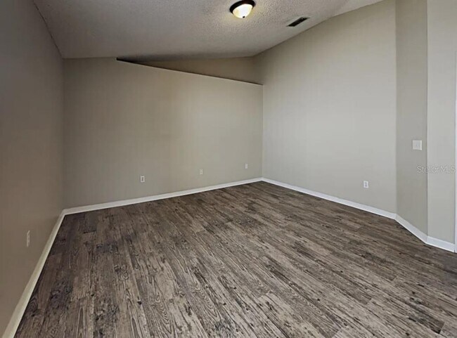 Building Photo - 15955 Wilkinson Dr