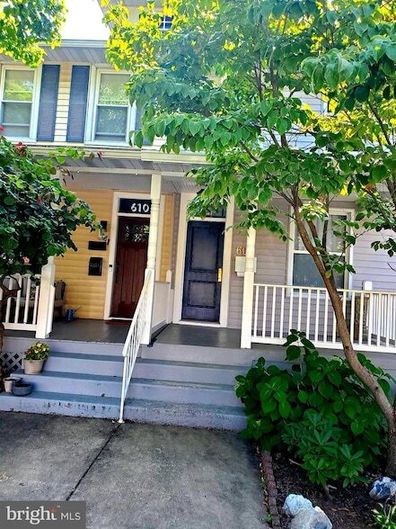 Building Photo - 608 Trail Ave