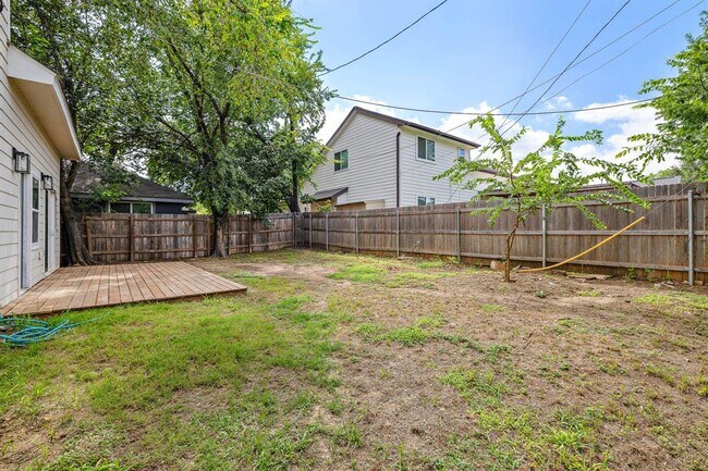 Building Photo - 2118 Zephyr Ln