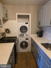 Building Photo - 7525 Riverdale Rd