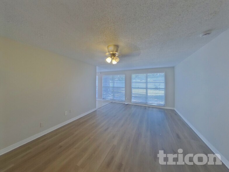 Building Photo - 6801 Wayside Ct