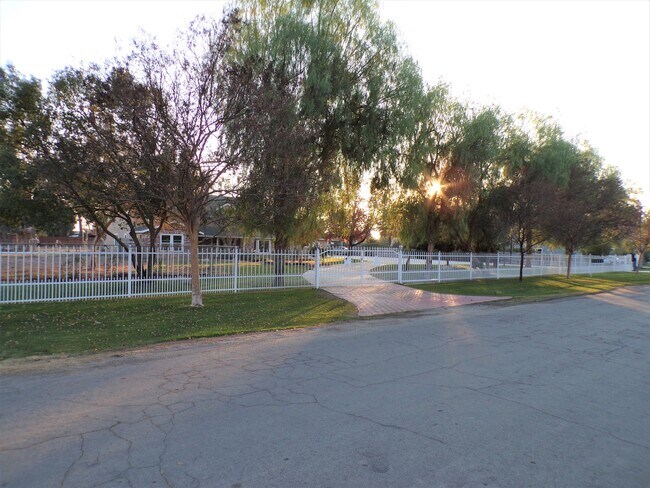 Primary Photo - 14921 Sunnybank Ave