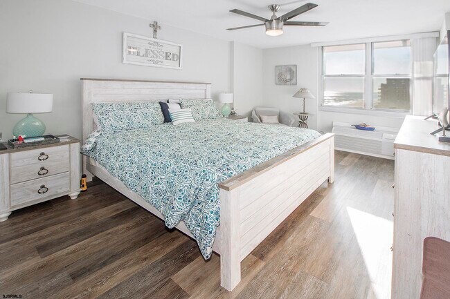 Building Photo - 4800 Boardwalk