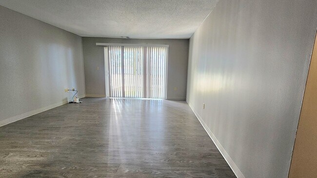 Building Photo - 51 Ocean View Dr