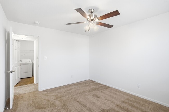 Building Photo - 3509 La Mesa Dr