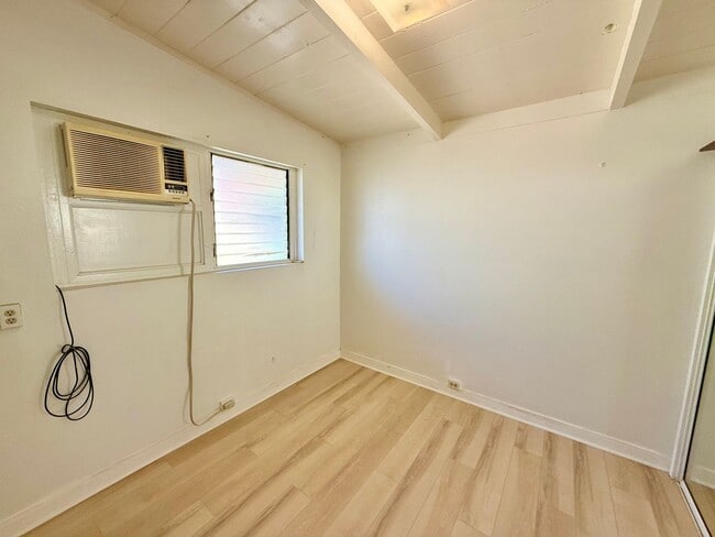 Building Photo - 525 Imi Pl