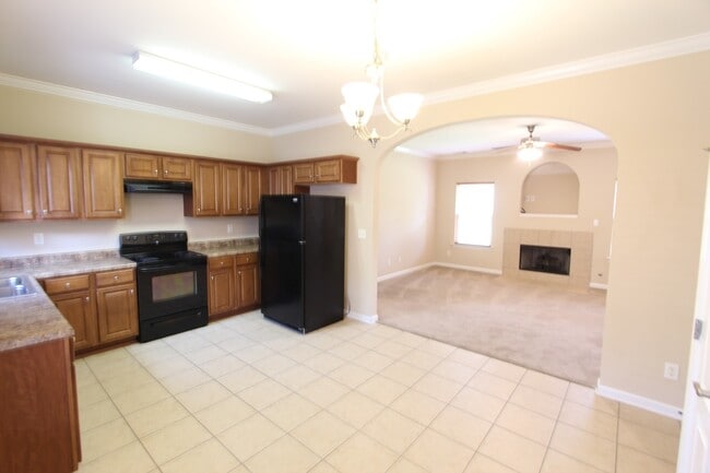 Building Photo - Homewood Area - Oxmoor Glen - Minutes to D...