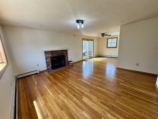 Building Photo - 15 Curlew St