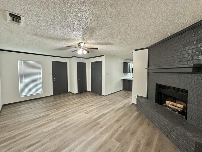 Building Photo - 7410 Avenue W