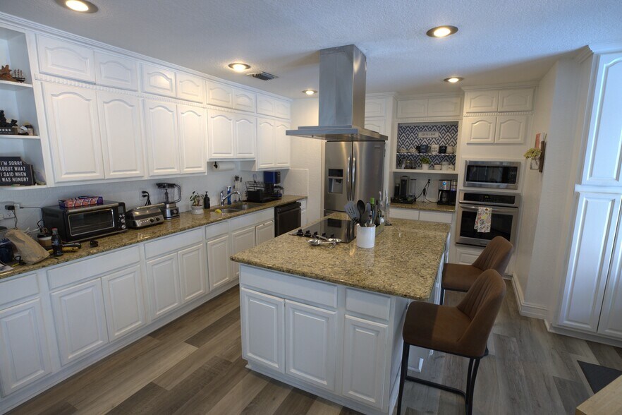 Building Photo - 17210 SW 153rd Ct