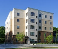 Building Photo - Grand and Finn I