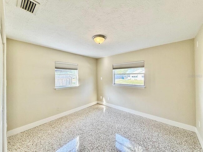 Building Photo - 2918 10th Ave N