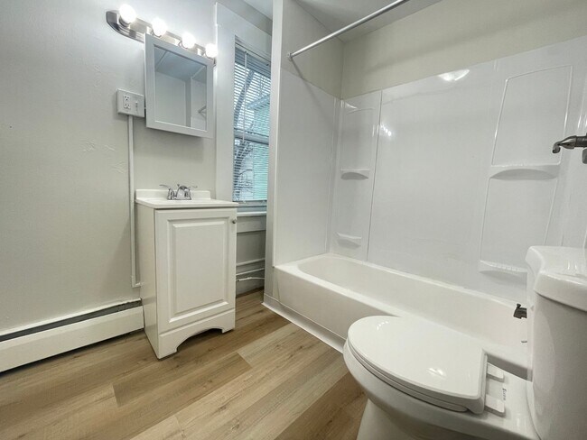 Building Photo - 51 Pennacook St