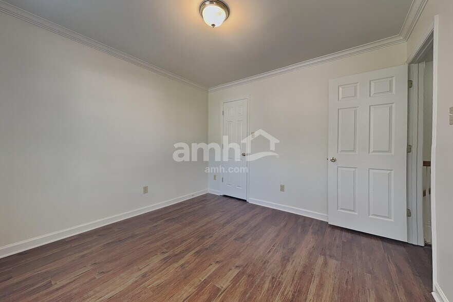 Building Photo - 10225 Highgate Cir