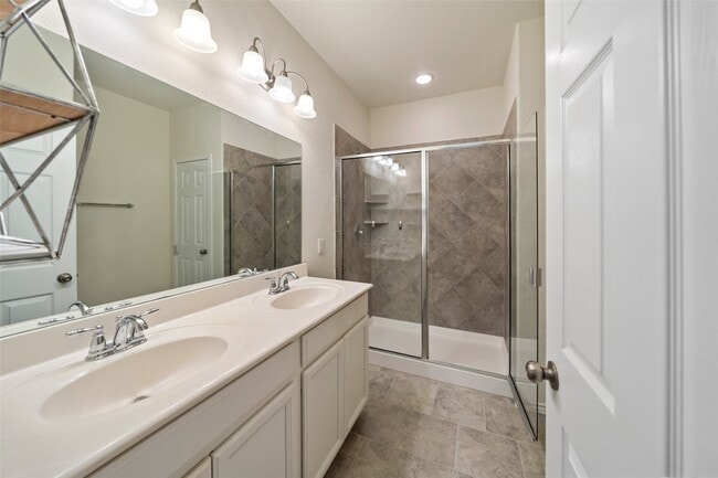 Building Photo - 2055 Lost Timbers Dr