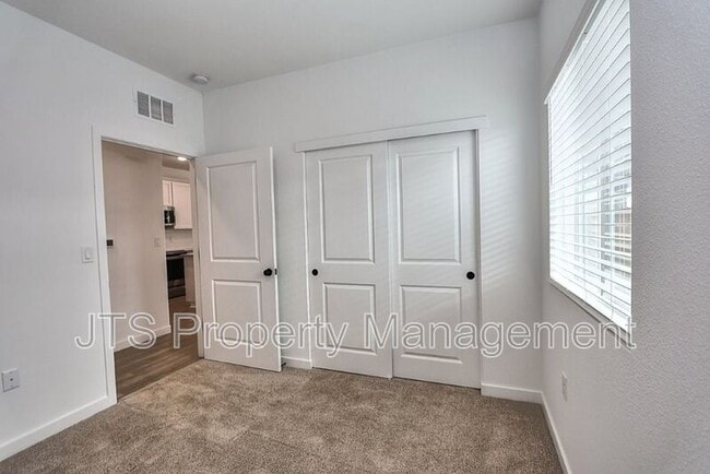 Building Photo - 4266 Aura Way