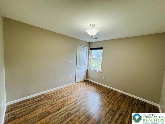 Building Photo - 2671 Levans Rd