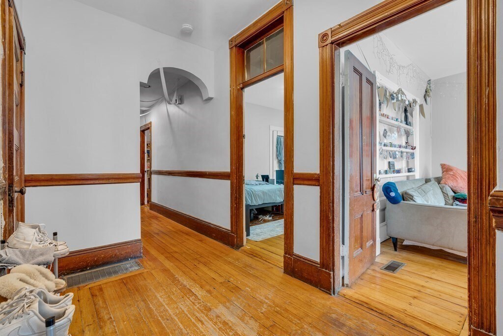 Building Photo - 160 Saint Alphonsus St