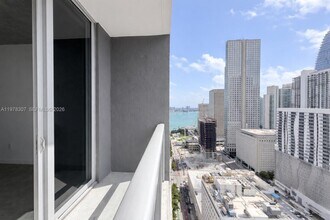 Building Photo - 151 SE 1st St