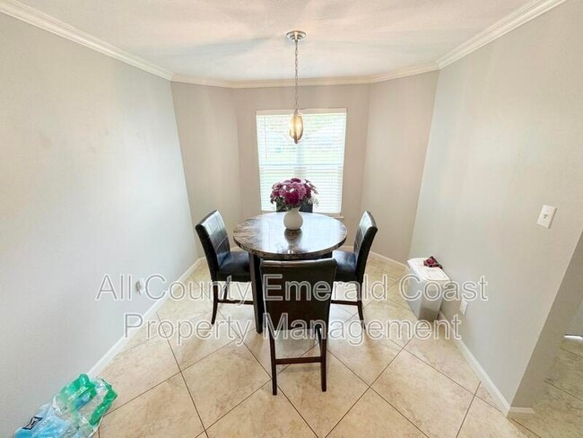 Building Photo - 915 Emily Cir