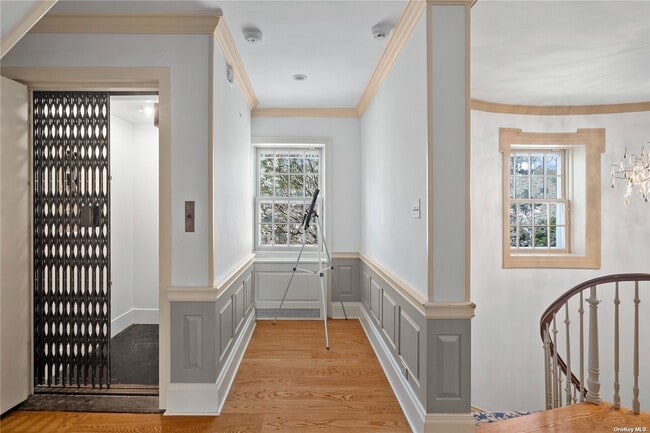 Building Photo - 60 Piping Rock Rd