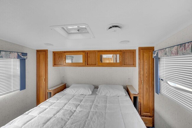 Building Photo - 12712 E McKinley Ave