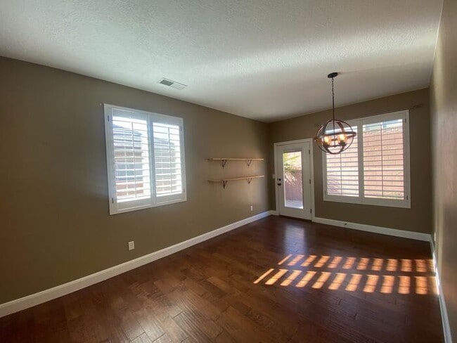 Building Photo - 455 N 2260 W