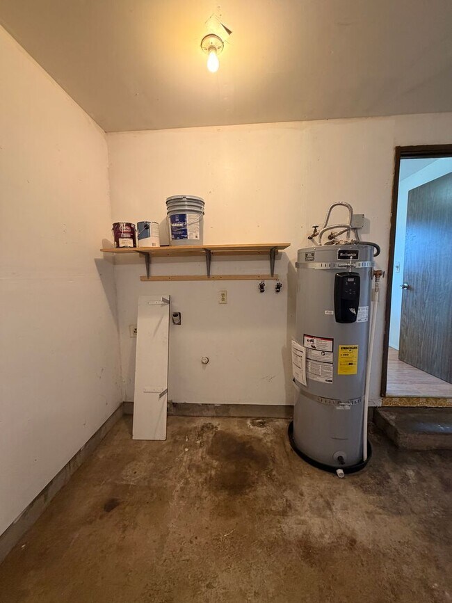 Building Photo - 2-Bedroom Duplex in Thurston