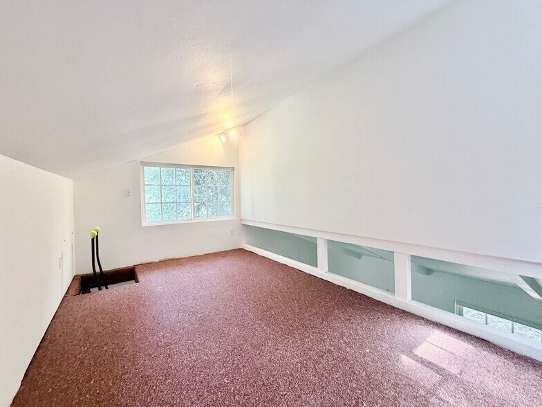 Building Photo - 33125 Canfield Rd
