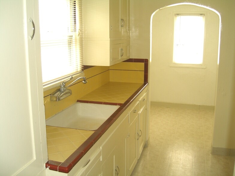 Building Photo - 46 San Clemente St
