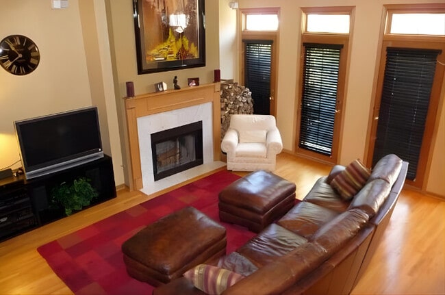 Building Photo - 2039 N Lincoln Ave