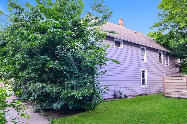 Building Photo - 454 Sherburne Ave