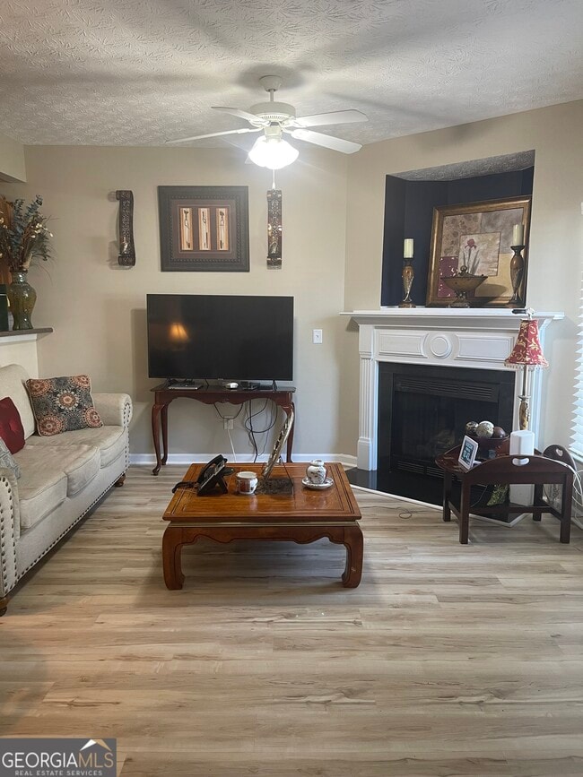 Building Photo - 4911 Walden Lake Square