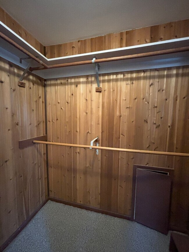 Building Photo - 136 Grimes St