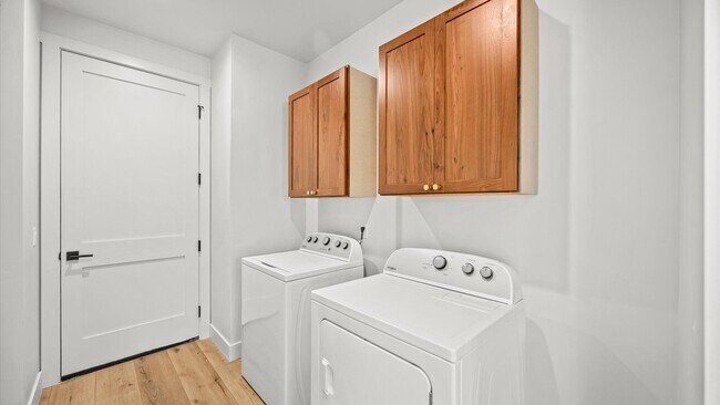 Building Photo - 34 Mount Yale Ct