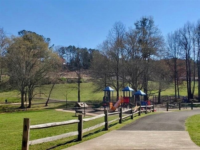 Building Photo - 811 Calvin Pk Dr