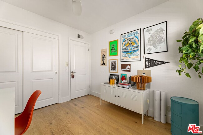 Building Photo - 4608 Glencoe Ave