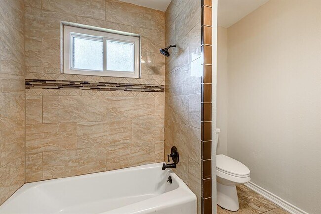 Building Photo - 102 Butlers Ct