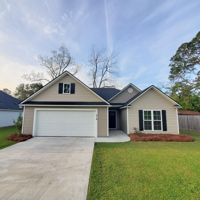 NEW 3 bedrooms, 2 baths in Hahira/North Lo... 410 Peters St Hahira GA