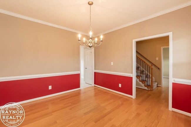 Building Photo - 335 Moonlight Dr