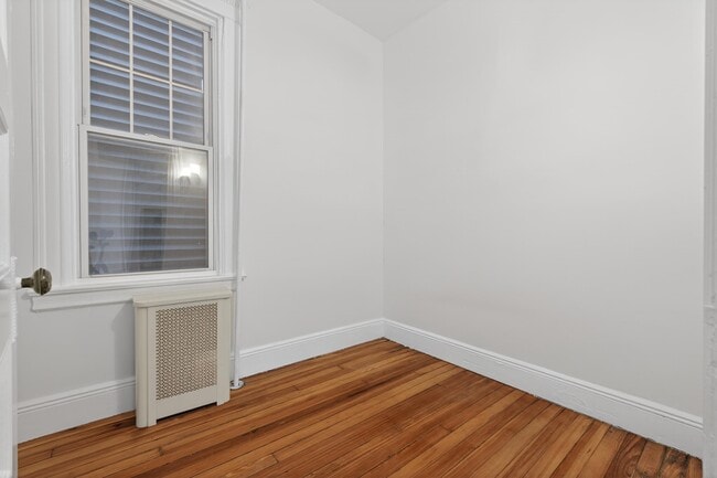 Building Photo - 42 Duer Pl