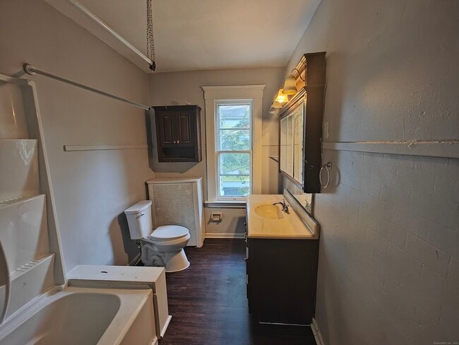 Building Photo - 83 Norton St