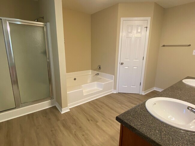 Building Photo - 11815 Balsam Ct