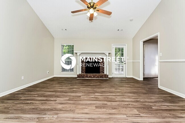 Building Photo - 3 Bedroom Pet-Friendly Home in Riverdale, GA with Main Street Renewal