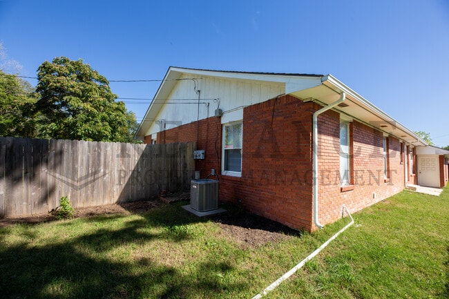 Building Photo - 1513 S Edwards St