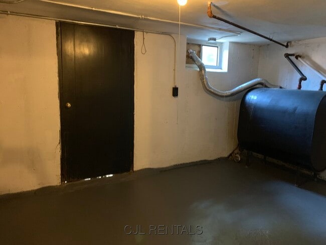 Building Photo - 9 Heath Rd