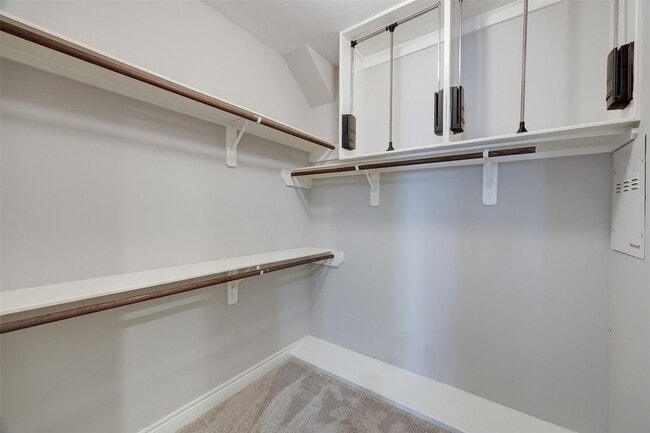 Building Photo - 3245 Maxroy St
