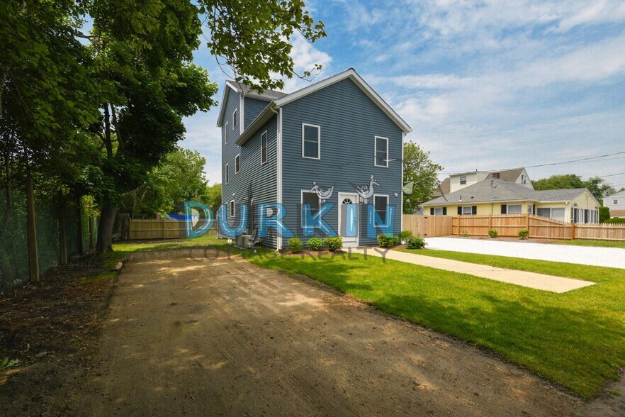 Building Photo - 21 Ashbrook Rd